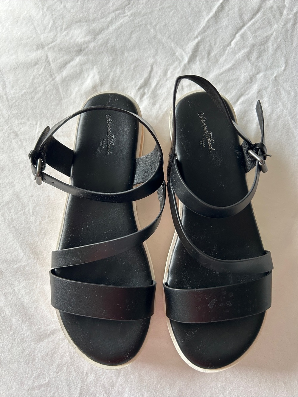 Universal Thread Sandals SZ 7.5